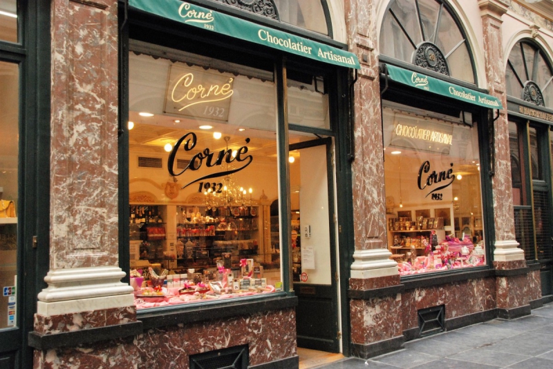 chocolaterie-BIOT-min_chocolate_chocolaterie_shop_luxury_chic_gallery_brussels_belgium-558146